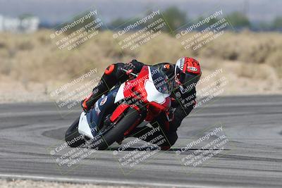 media/Oct-13-2025-Moto Forza (Mon) [[a66d839500]]/3-B Group/Session 3 (Turn 16)/